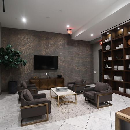 Houston'S Downtown Oasis Aparthotel Bagian luar foto