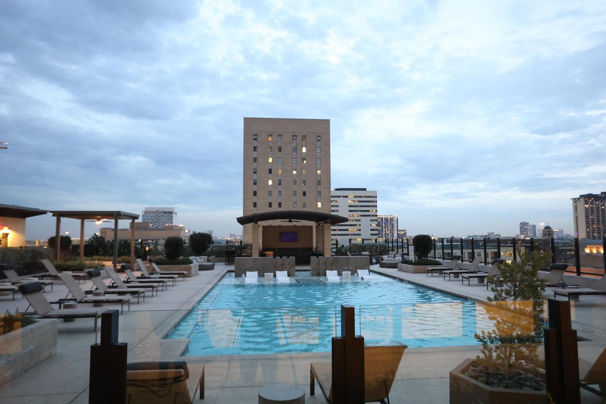 Houston'S Downtown Oasis Aparthotel Bagian luar foto